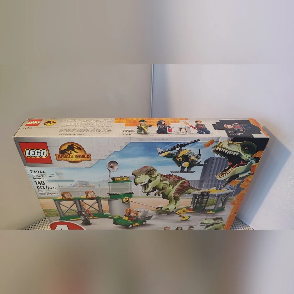 Lego 76944 T. Rex Dinosaur Breakout Jurassic World Dominion NWT